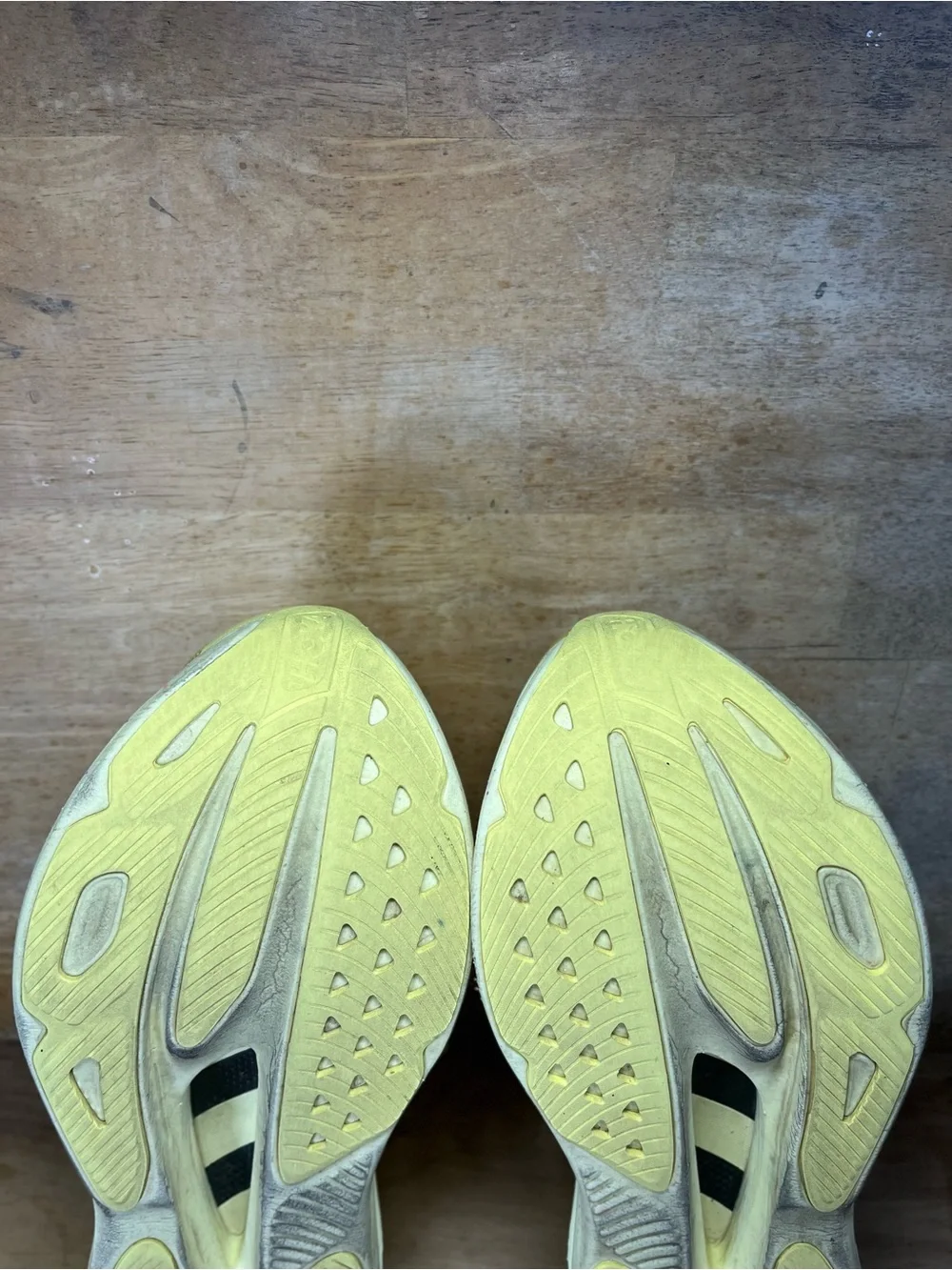 Hoka One One Skyward X Mens Size 11.5 Running Shoes Sneakers Lemonade Sunlight